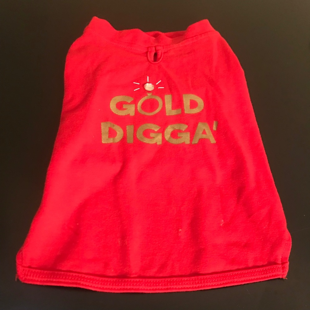 T-shirt for dogs. Gold Digga’ . NWOT